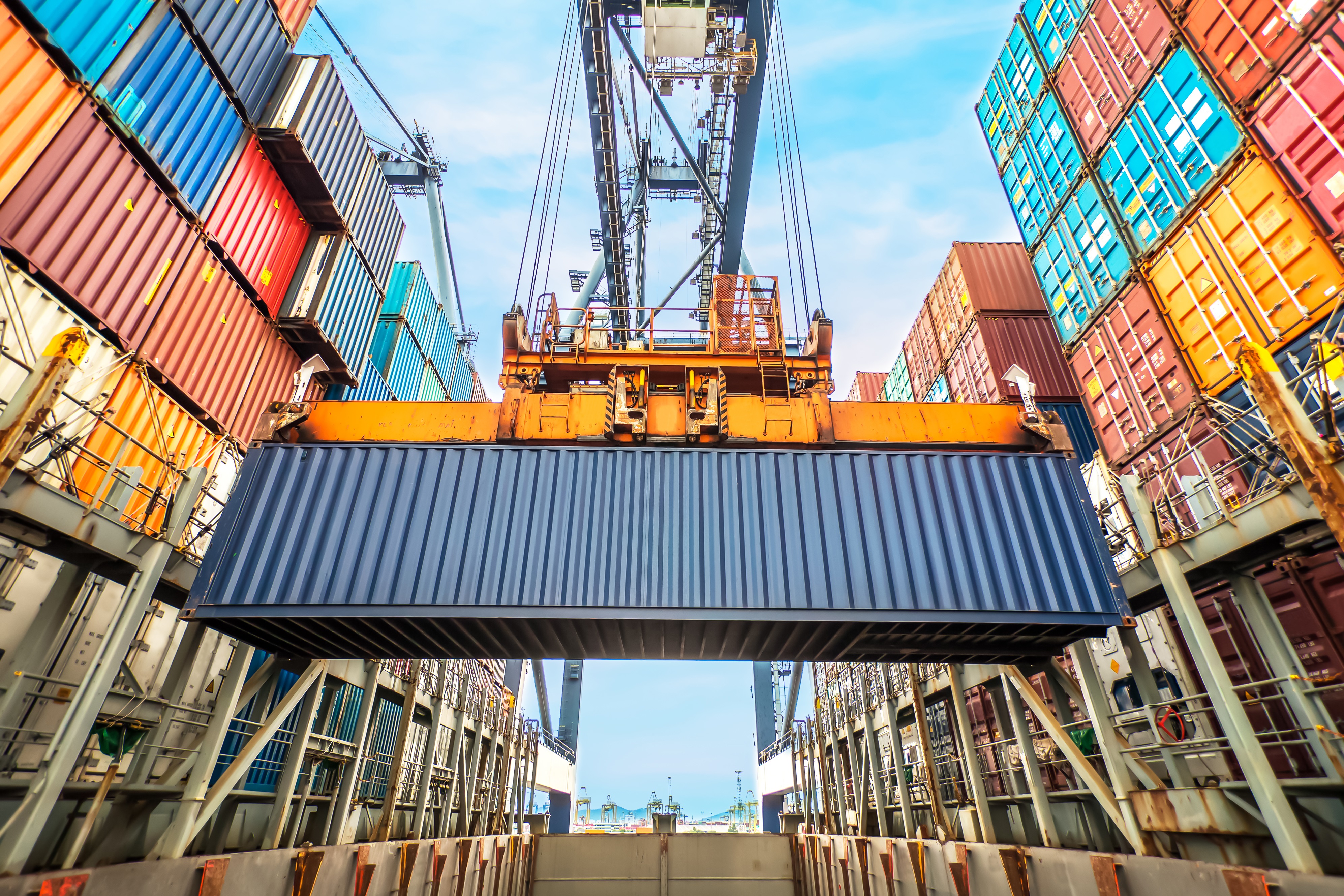 Безбумажные технологии станут стандартом мультимодальной грузовой перевозки. Фото: Shutterstock/FOTODOM